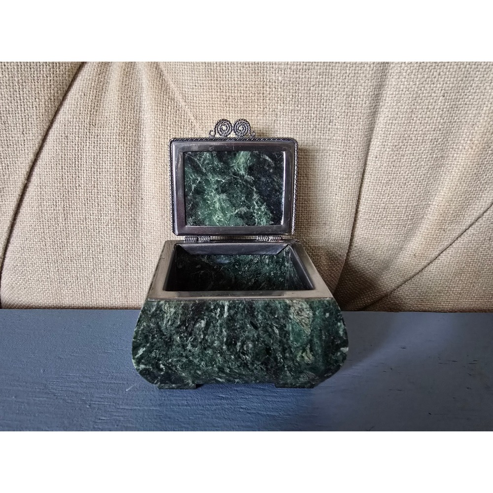 Vintage Green Serpentine Stone Jewelry Box – Marble Trinket Casket w/ Metal Lid - Picture 3 of 5